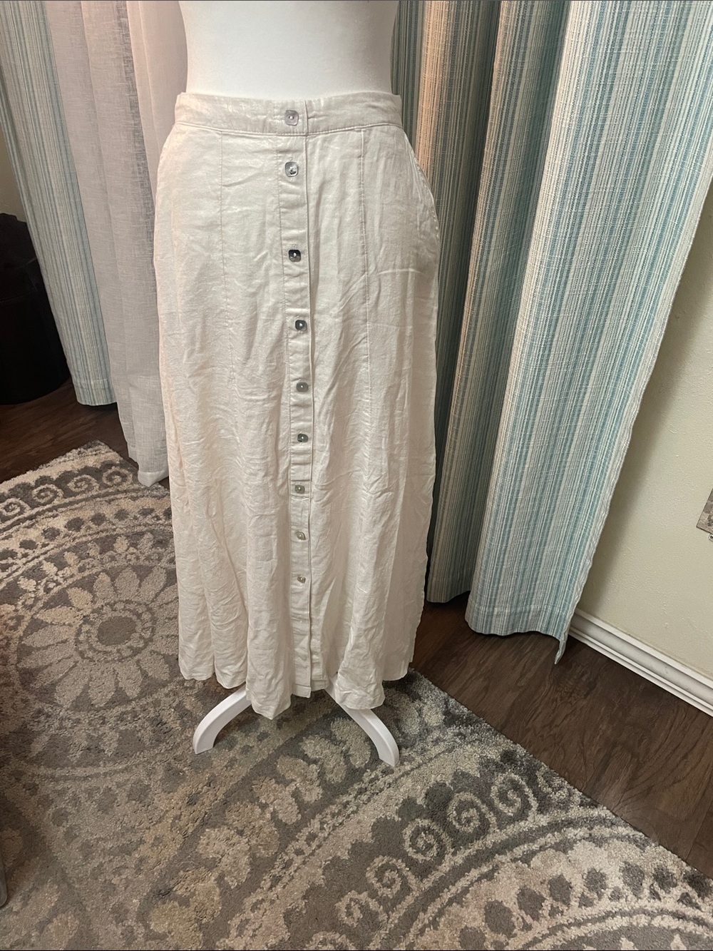 C&C California Cream Button-Front Maxi Skirt